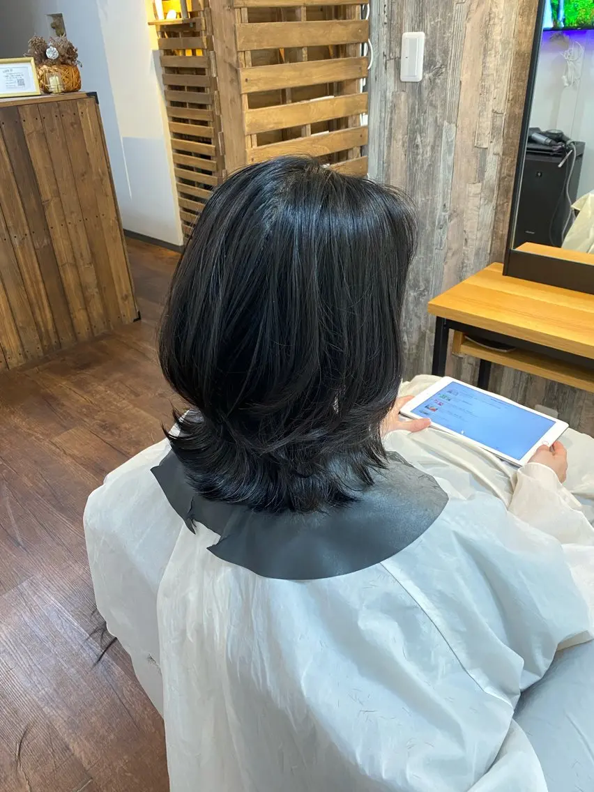 ミディアム レイヤーカット カット Luzir⭐︎ GEN⭐︎のヘアスタイル