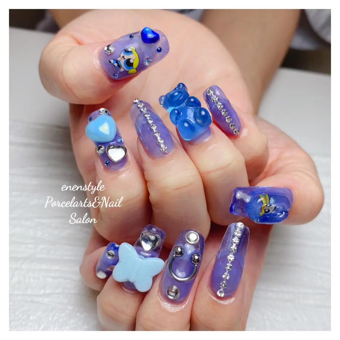 ミディアム ネイル 🐾enen style 🐾のネイルデザイン