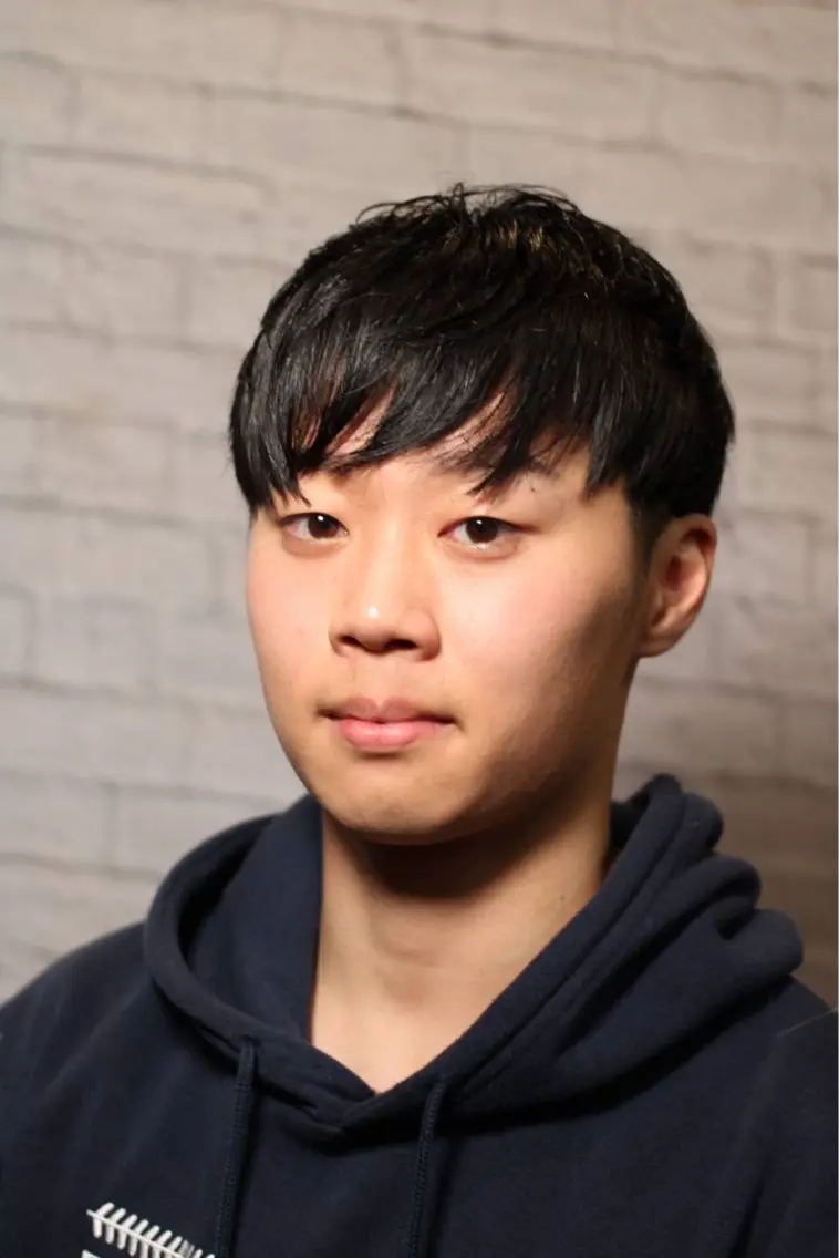 ミディアム 鈴木 慎一郎のヘアスタイル