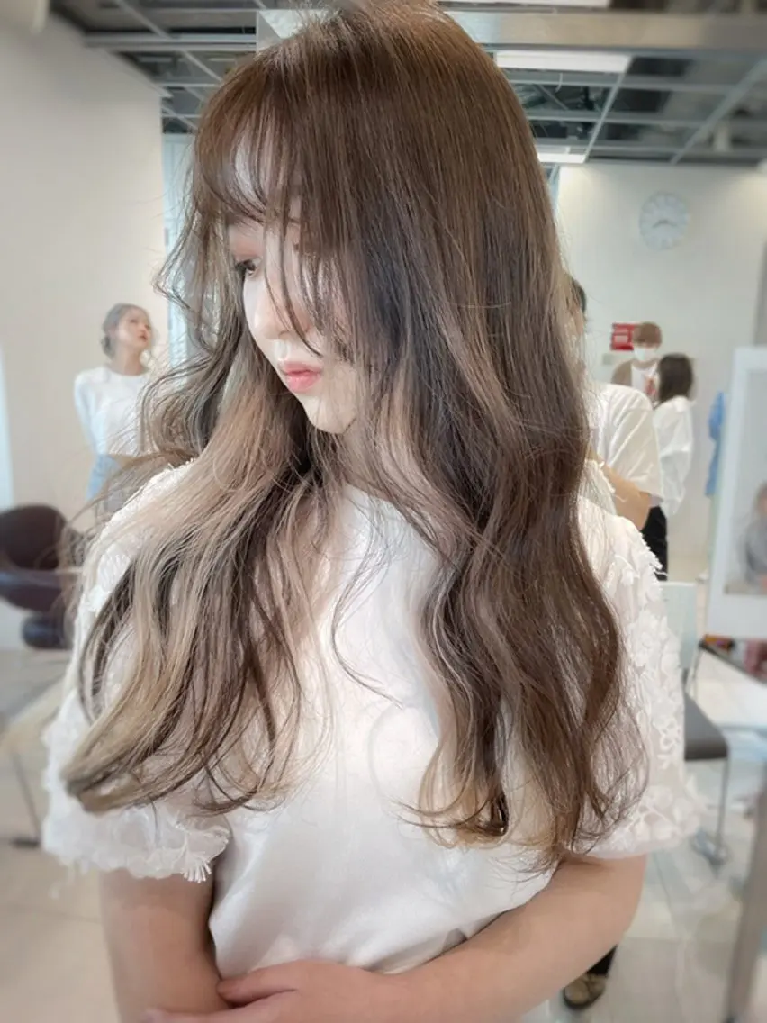 カラー インナーカラー AOAQUA Carrefourのヘアスタイル