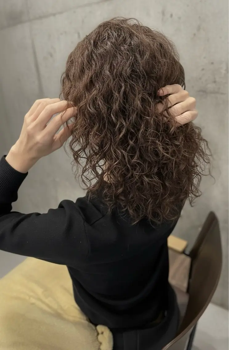 セミロング パーマ セミロングパーマ スパイラルパーマ カット パーマ トリートメント ✨terra✨佐伯 晋吾のヘアスタイル