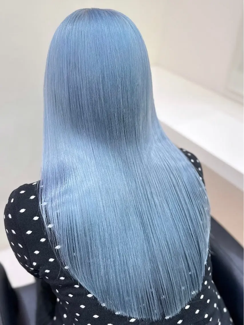 ロング カラー ヘアアレンジ カット ヘアカラー トリートメント 艶カラー/ハイトーン /レイヤーカットのヘアスタイル