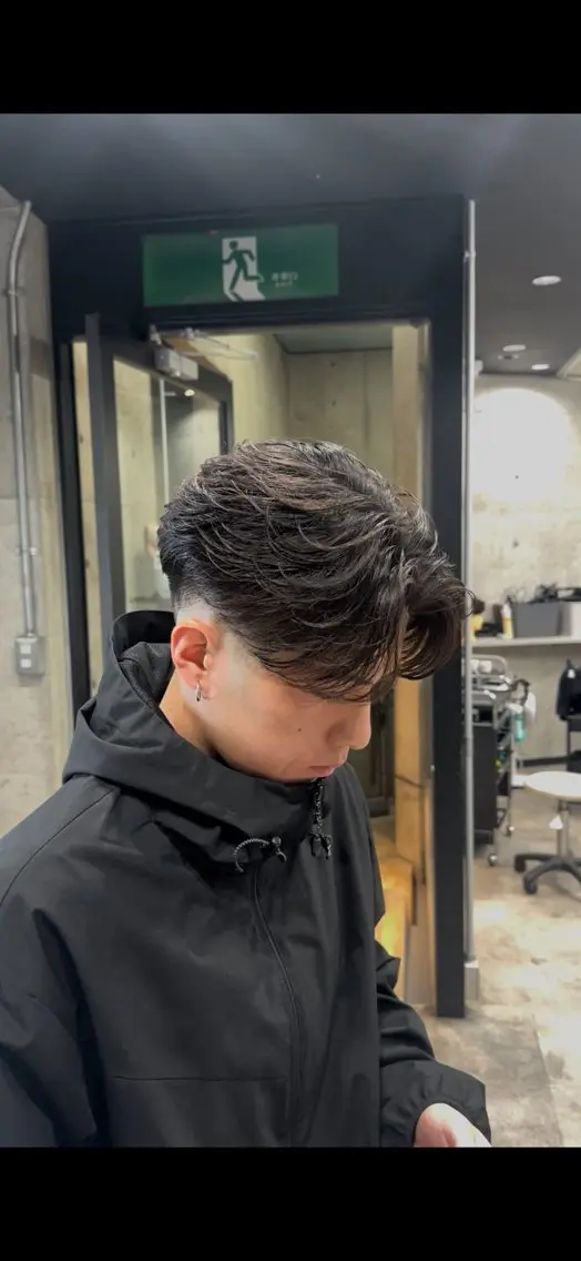 ショート メンズ フェザーパーマ メンズメッシュ メンズパーマ カット パーマ era心斎橋本店_ Ryuyaのヘアスタイル