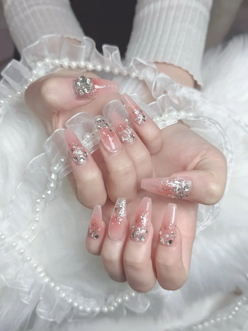 ネイル フレンチネイル ジェルネイル キラキラネイル 韓国ネイル マグネットネイル Julli NailStudioのネイルデザイン