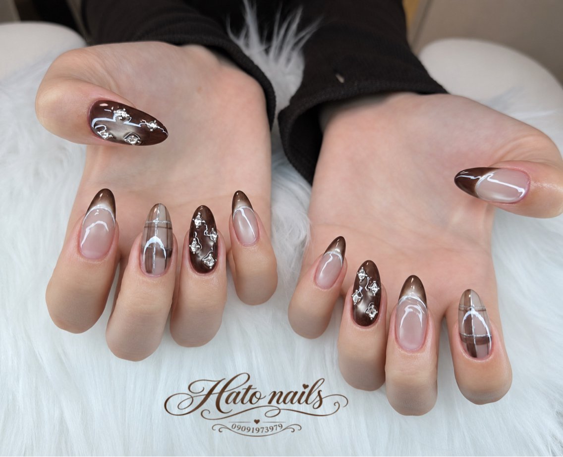 ネイル ブラウン フレンチネイル 韓国ネイル ミラーネイル 持ち込み Hato Nailsのネイルデザイン