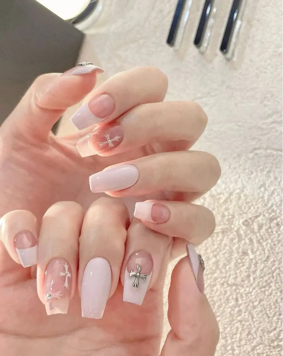 ネイル フレンチネイル ラメ(グリッター) ラメグラデーション マグネットネイル 持ち込み Unicorn Nail原宿表参道のネイルデザイン