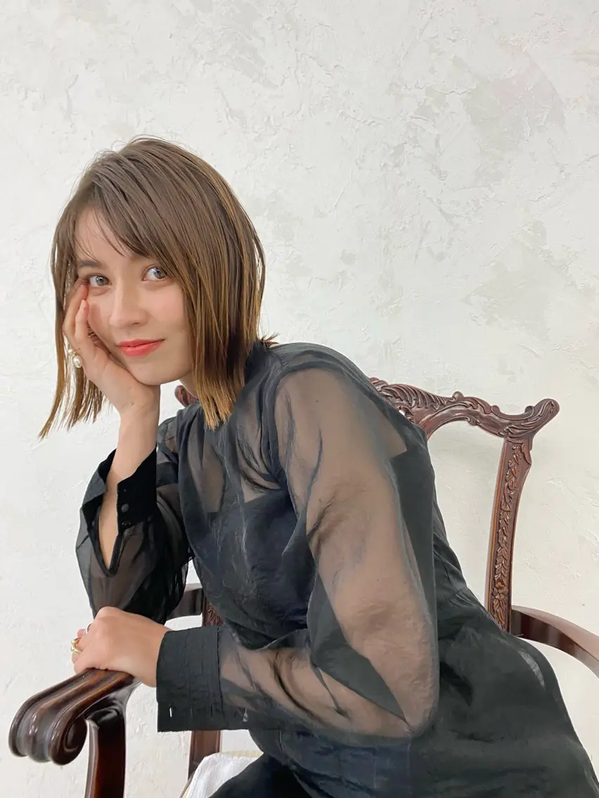 ミディアム カット ヘアカラー トリートメント レイヤー/赤みなし カラー/ひかるのヘアスタイル