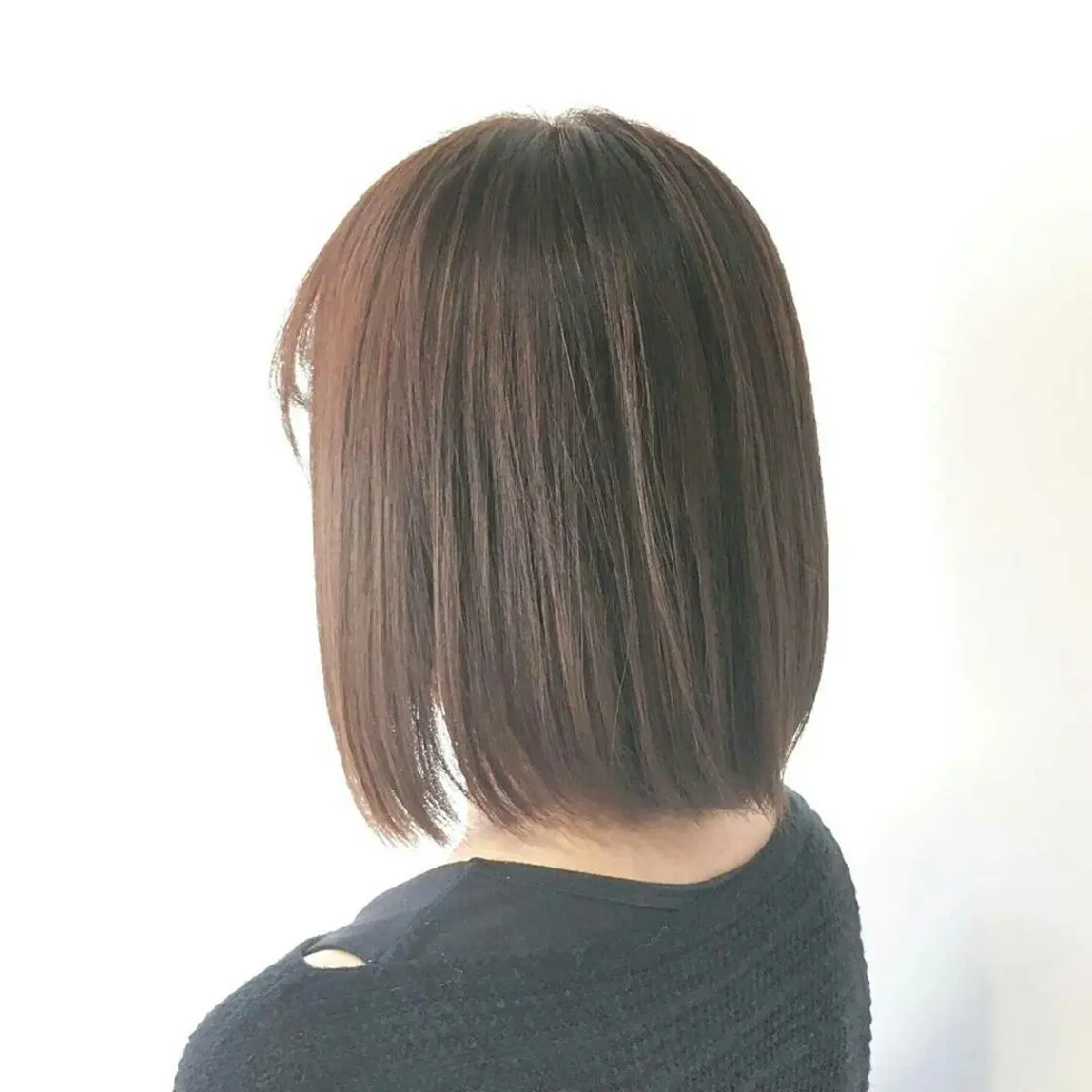 ショート 前下がりボブ アッシュ ボブ カット ヘアカラー トリートメント Memoriese 表参道のヘアスタイル