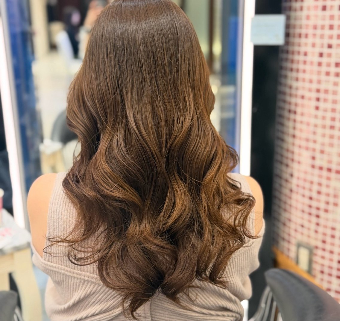 ロング パーマ カット パーマ コテ巻きパーマ💙 シノヤユイのヘアスタイル