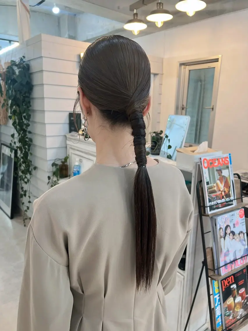 ロング ヘアアレンジ YUI ハイトーンカラーのヘアスタイル
