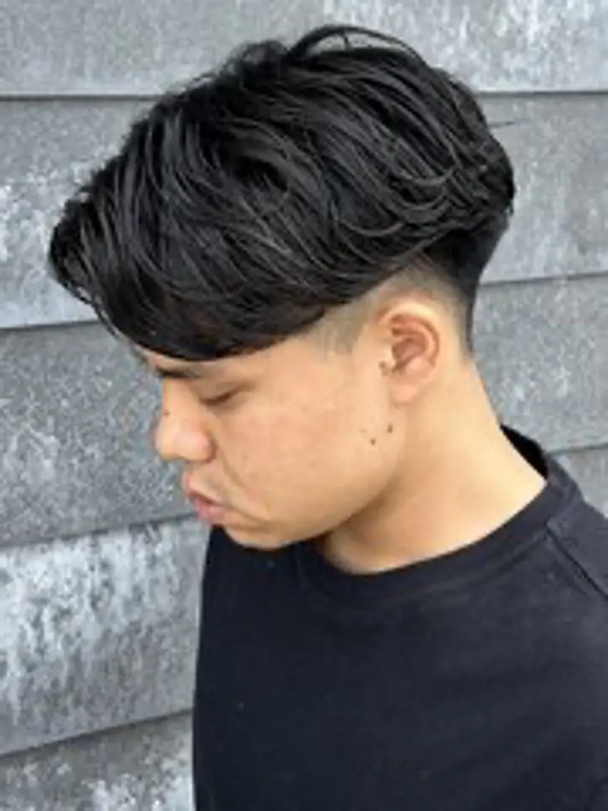 パーマ メンズ センターパート カット パーマ 内山 翔太のヘアスタイル