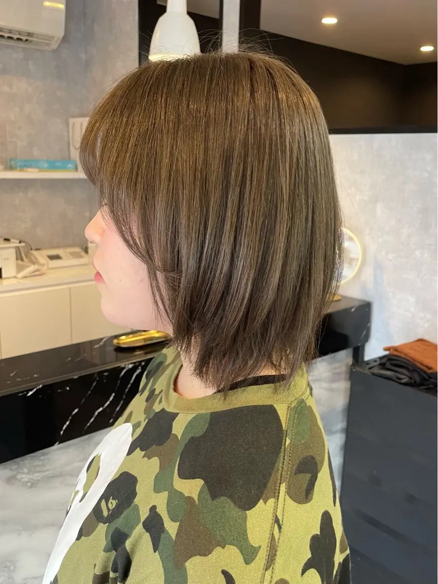ミディアム カラー ベージュカラー ヘーゼル カット ヘアカラー  ︎︎ 寧音のヘアスタイル