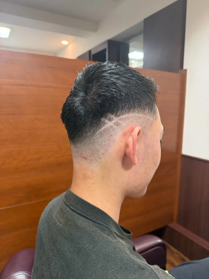 ショート メンズ 糸山 仁のヘアスタイル