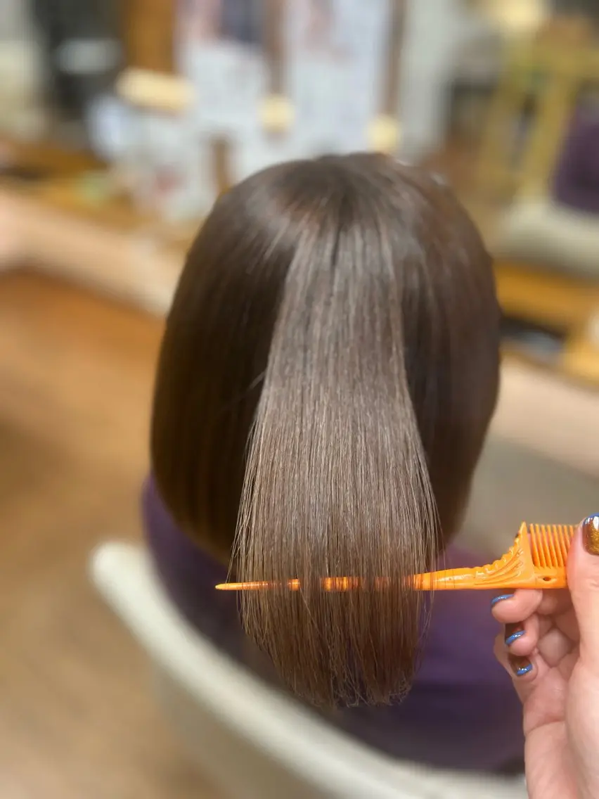 ミディアム 神谷 千明のヘアスタイル