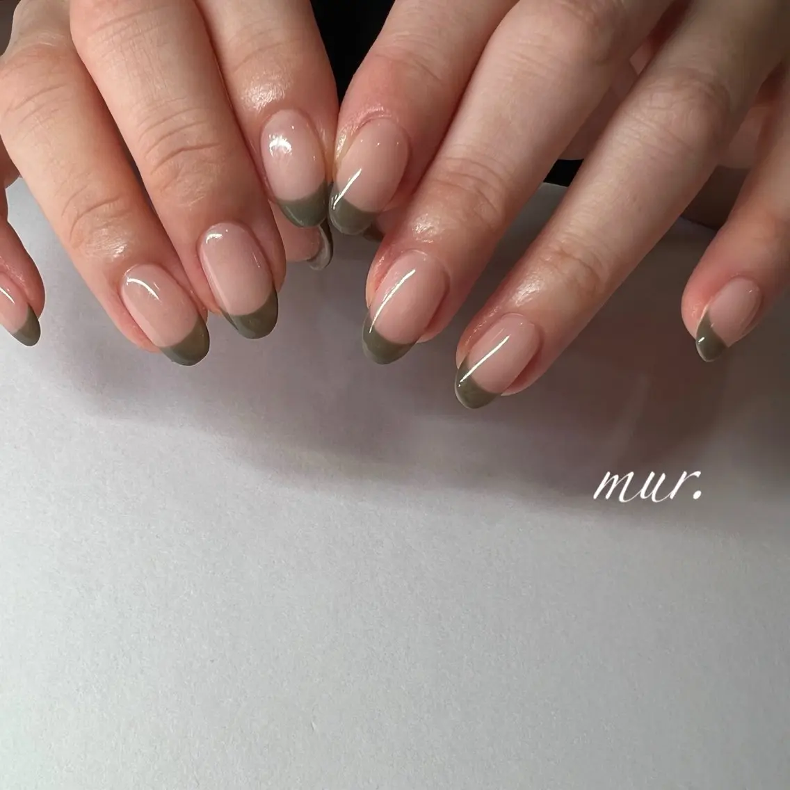 ネイル フレンチネイル ジェルネイル グリーン オフィスネイル ワンカラーネイル nailsalon mur.のネイルデザイン