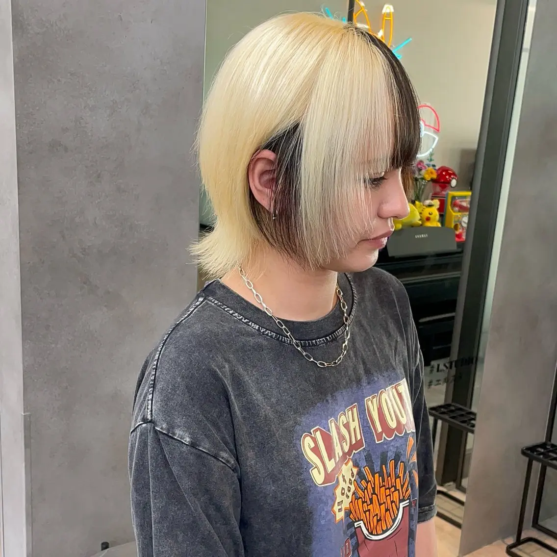 ショート 派手髪支持率No1 Eisukeのヘアスタイル