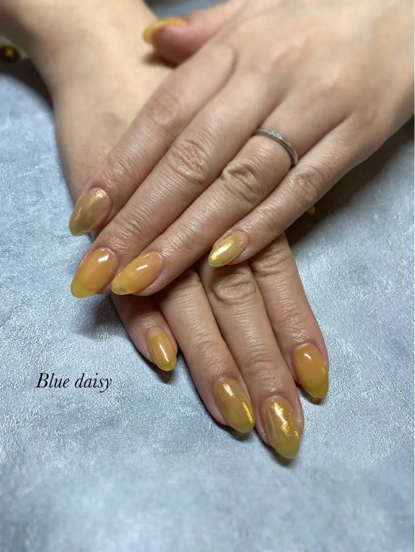 ネイル 黄色 ハンドネイル Blue daisy 栄本店のネイルデザイン