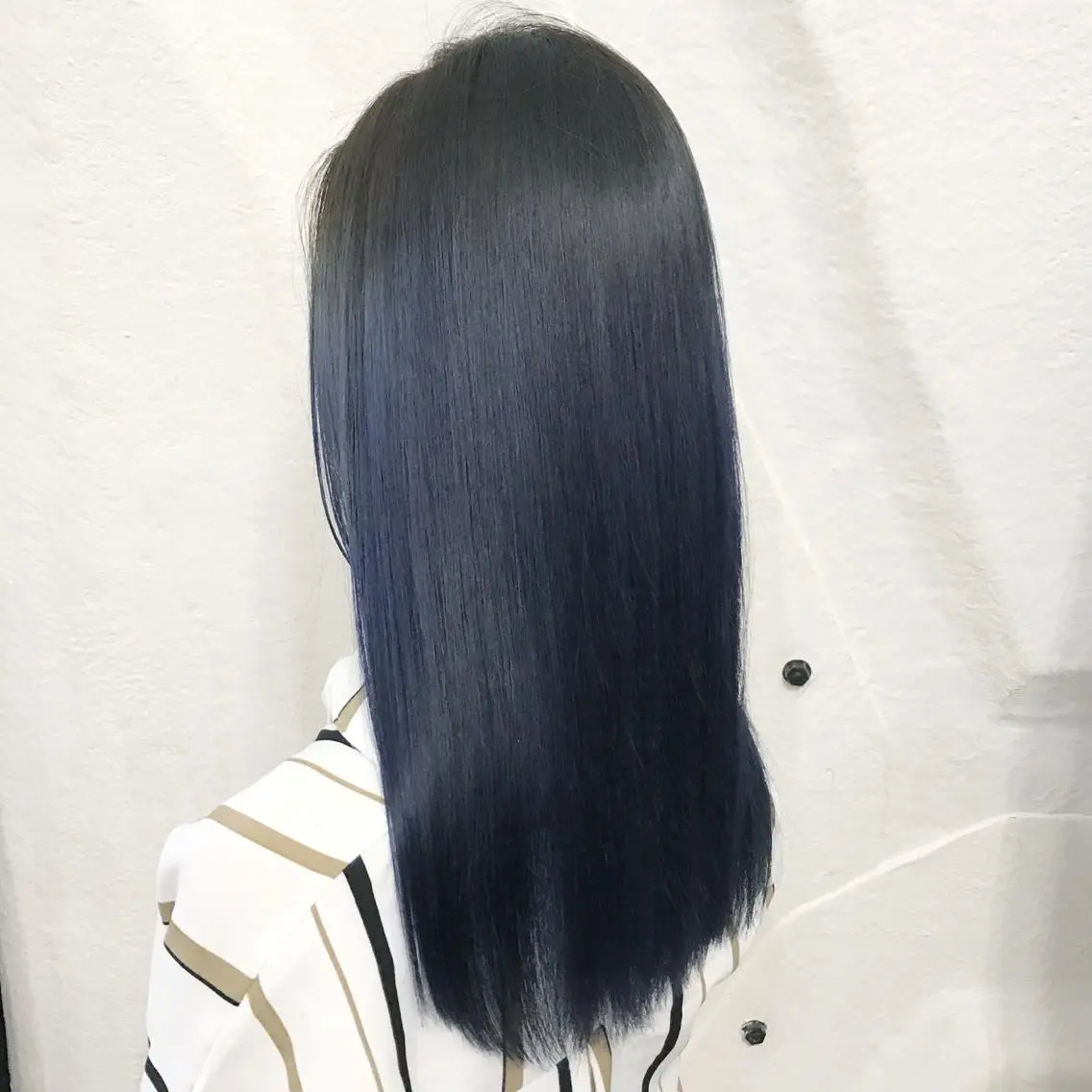 カラー ブリーチ ブルーカラー グラデーションカラー K-POP好き美容師 🇰🇷Kai.Yのヘアスタイル