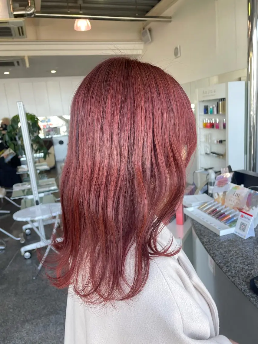 セミロング カラー ブリーチ ボルドーカラー ブリーチなしカラー ハイトーン/ブリーチ 🤍足立里湖のヘアスタイル