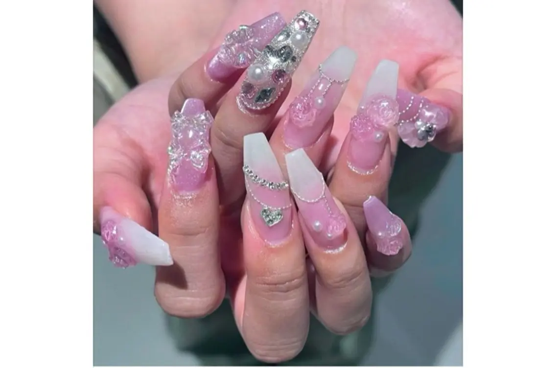ネイル 長さ出し グラデーション キラキラネイル マグネットネイル ミラーネイル Lee Nails チップ長さだし専門店のネイルデザイン