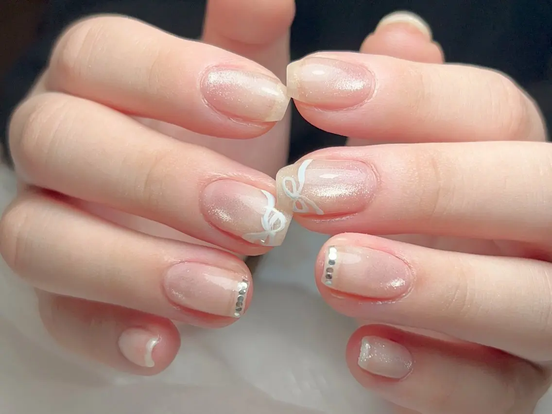 ネイル アートネイル フレンチネイル マグネットネイル リボン シンプルネイル ハンドネイル Nail by EN 🪽Amiのネイルデザイン