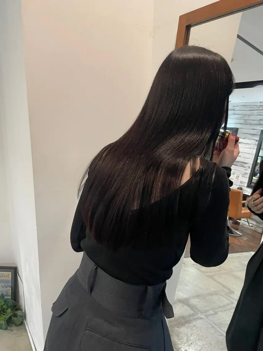 ロング パーマ ストレートパーマ 縮毛矯正 熊崎 葵のヘアスタイル