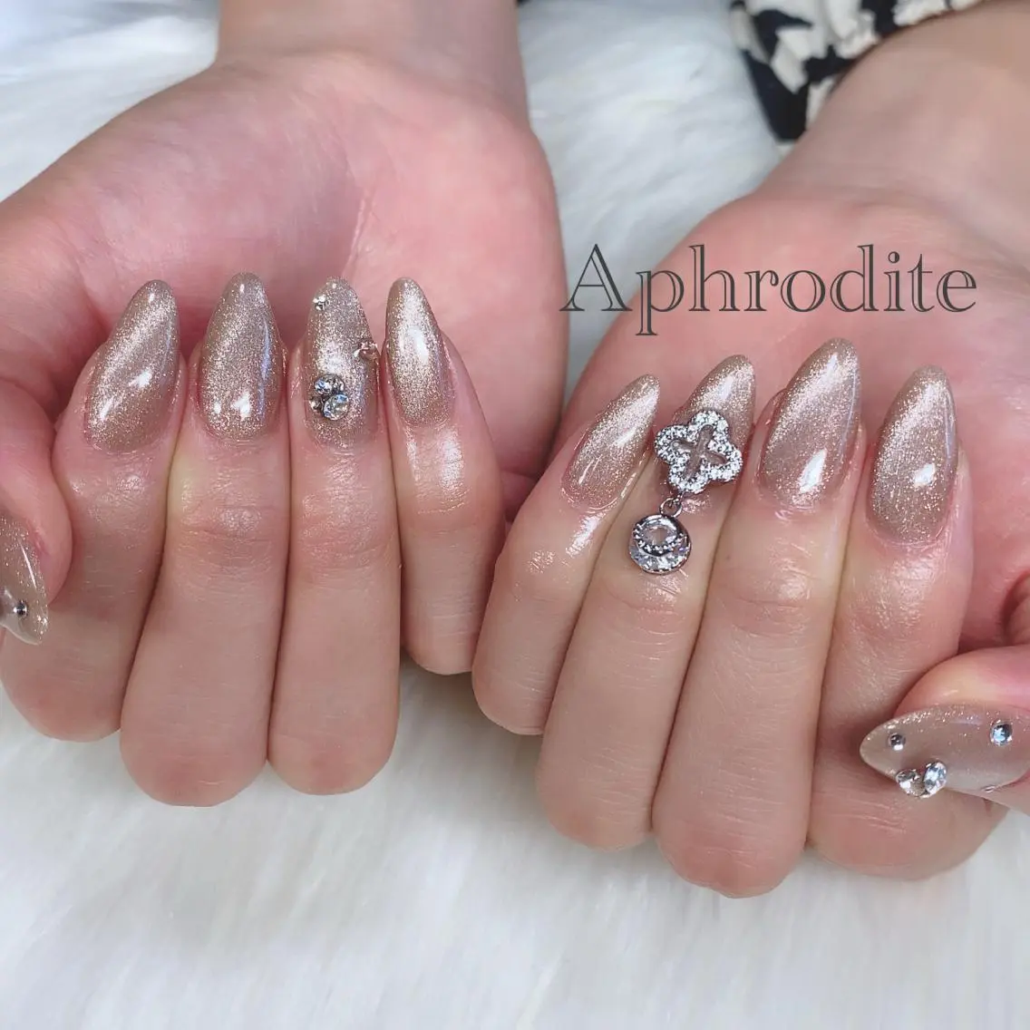 ネイル ジェルネイル シンプルネイル Aphrodite パラジェル認定サロンのネイルデザイン