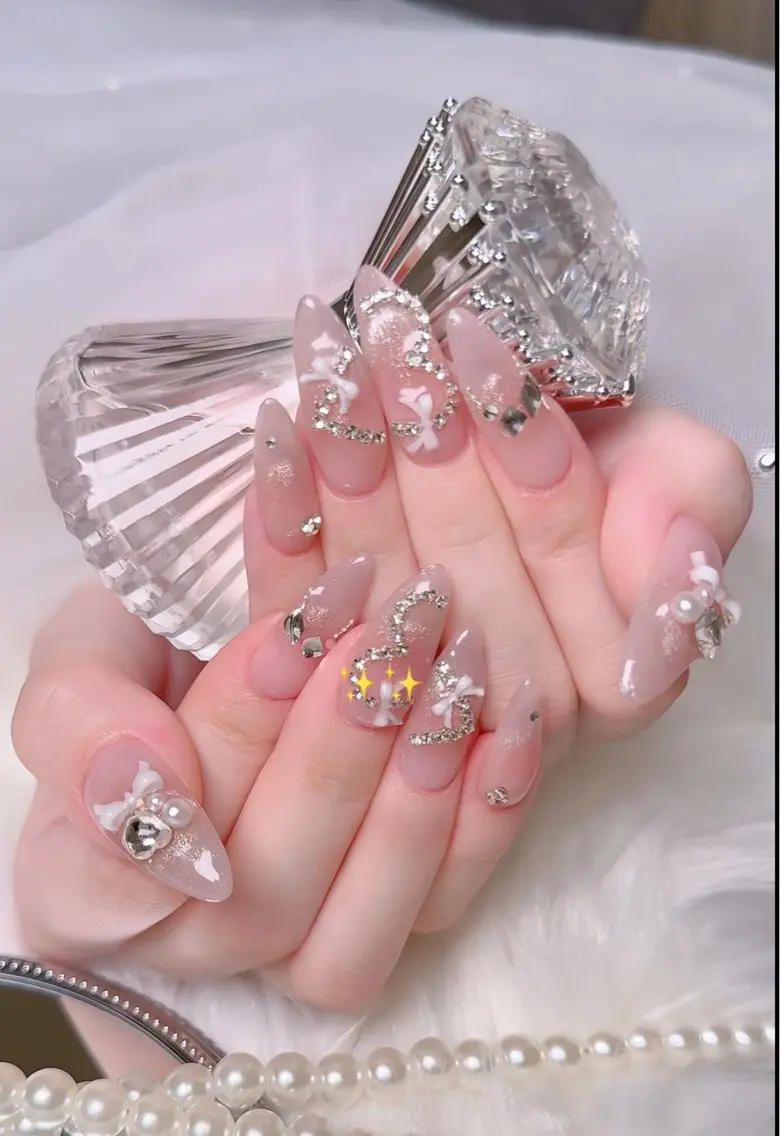 ネイル WO MIAO💎のネイルデザイン