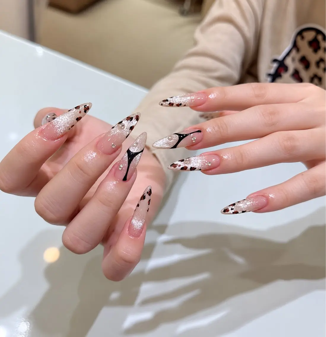 ネイル ハンドネイル Swan Nail Salonのネイルデザイン