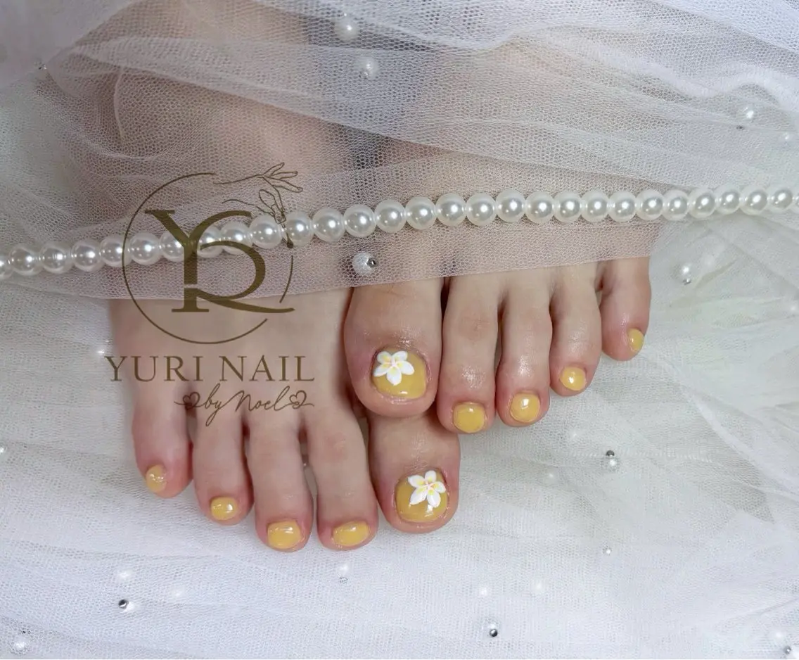 ネイル ハンドネイル フットネイル ハンドケア YURI Nail NARITAのネイルデザイン