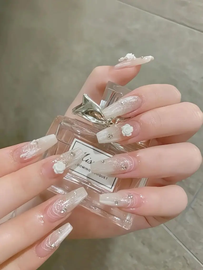 ネイル アートネイル オーロラネイル ブルー チークネイル フットネイル ハンドネイル NAILS168 新大久保店のネイルデザイン