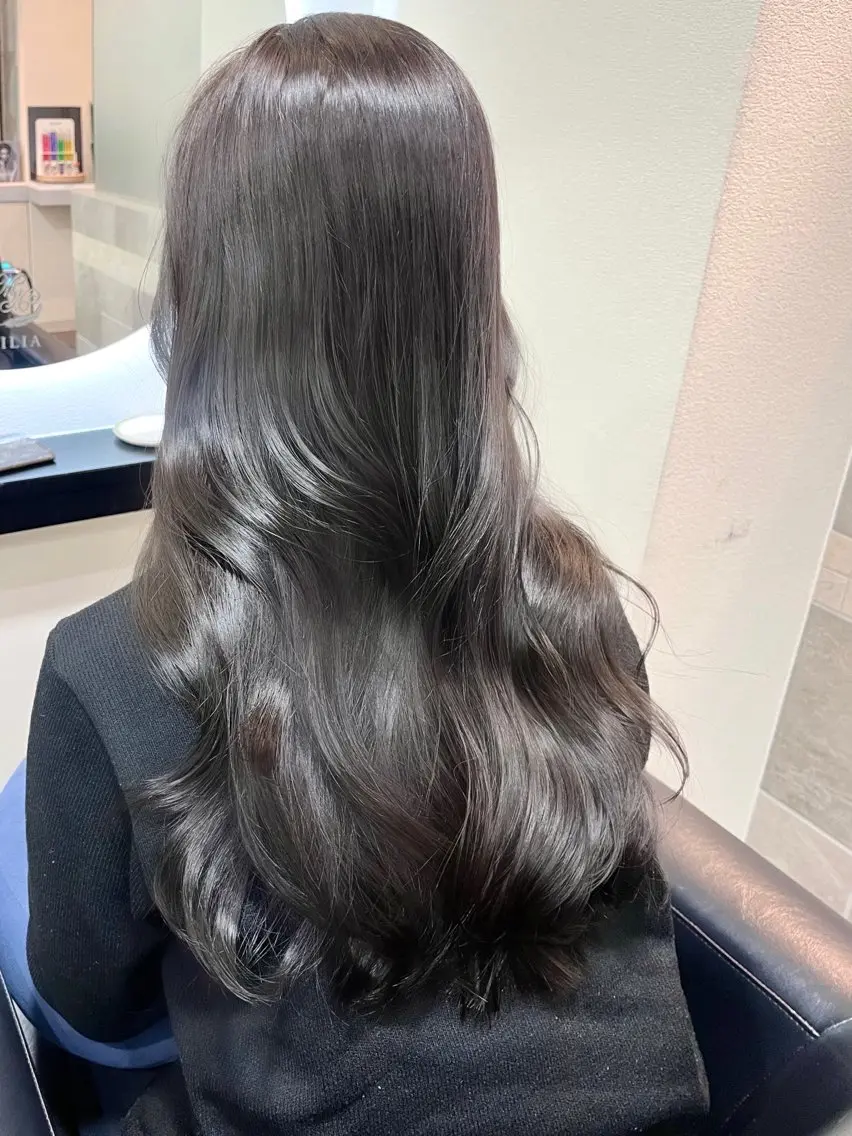 ロング MILIA 古石　和奈のヘアスタイル
