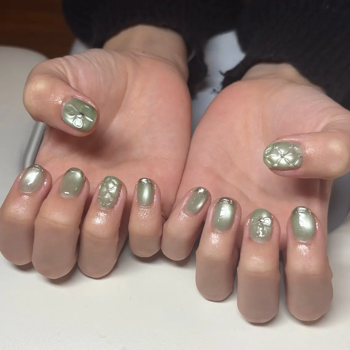 ネイル 長さ出し グリーン マグネットネイル ハンドネイル Lily Nailのネイルデザイン