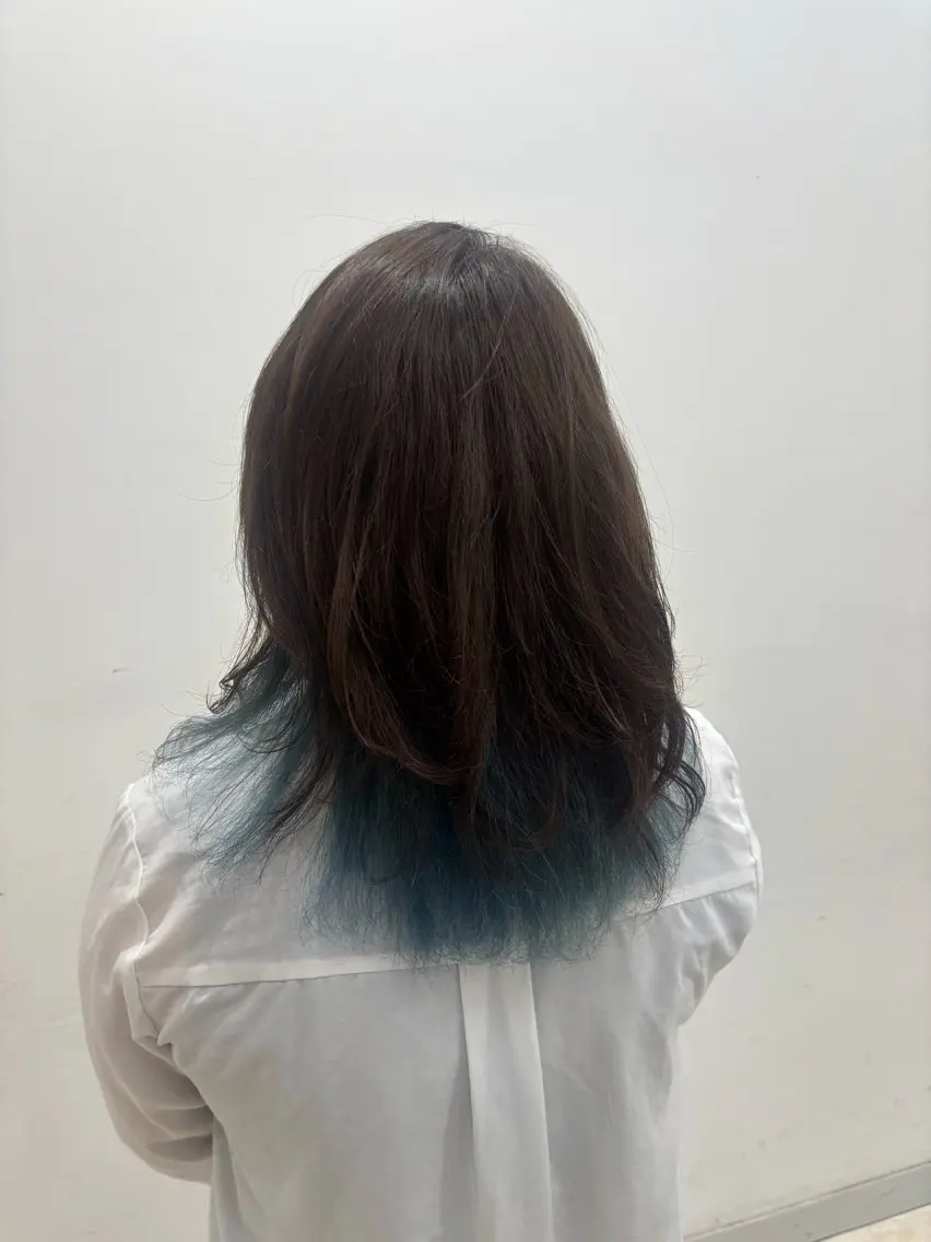 カラー ブルーカラー ブルーグレー ブルーグレージュ 透明感カラー グレージュ quarter 加藤のヘアスタイル