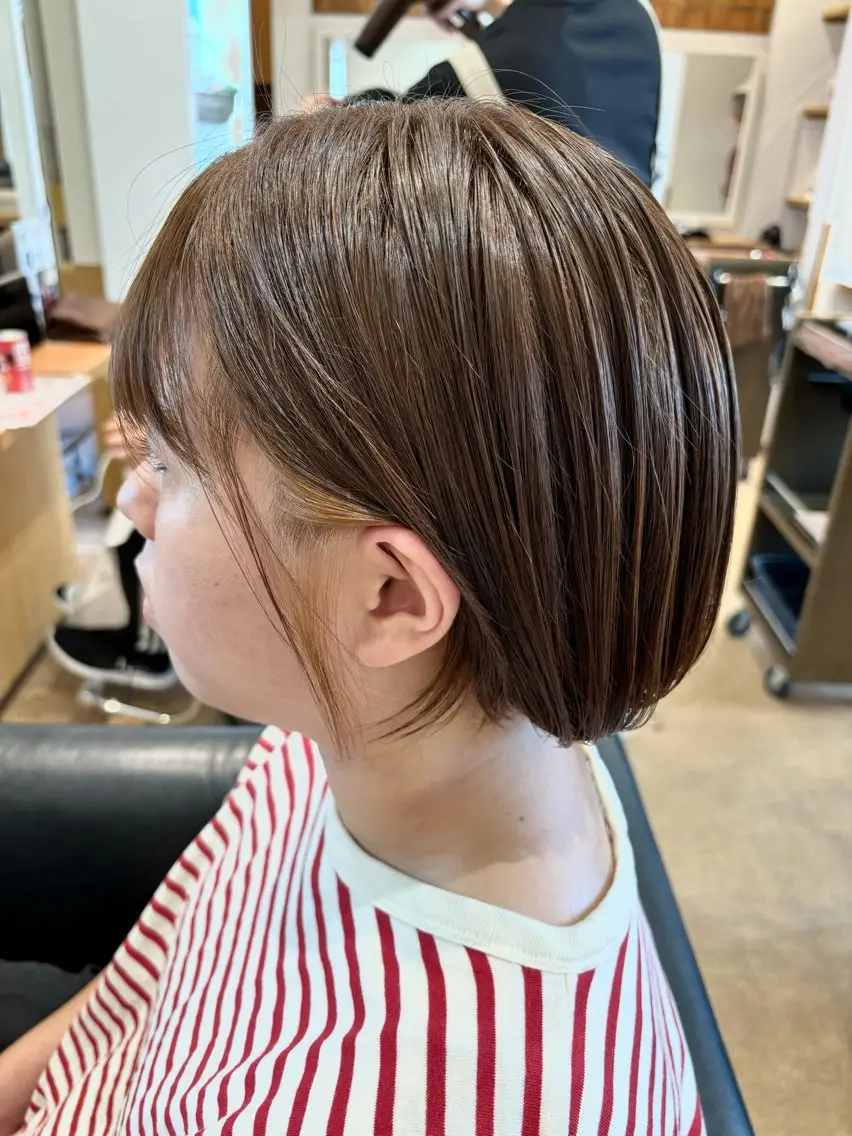 ショート カラー イヤリングカラー イルミナカラー ボブ ショートヘア 縮毛矯正 ショート✖️縮毛矯正 ✂️秋山知穂✂️のヘアスタイル