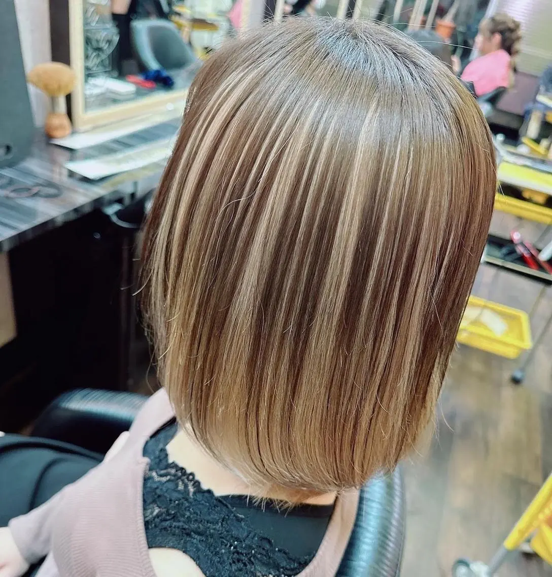 カラー ミディアム 紺野 愛美のヘアスタイル