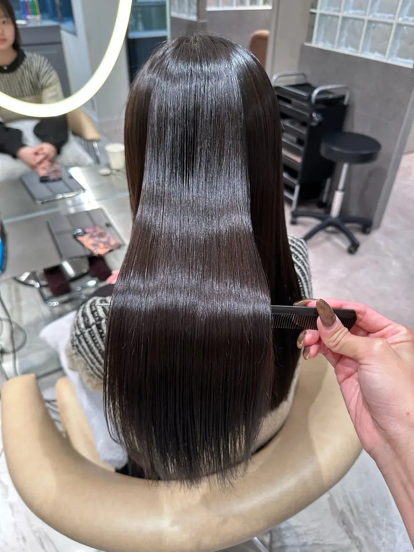 ロング カット 縮毛矯正 トリートメント 髪質改善　縮毛の達人 矢井由真のヘアスタイル
