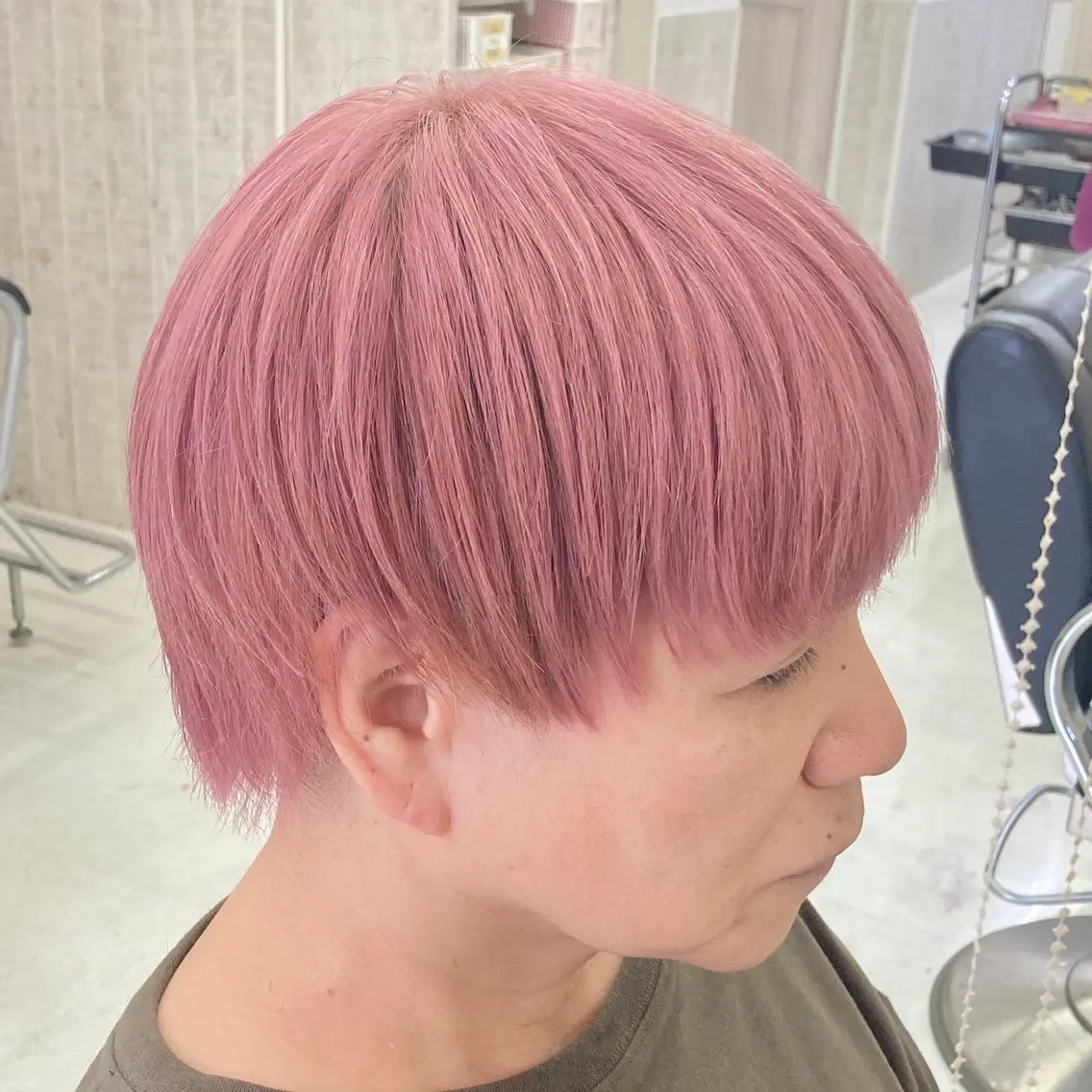 ショート カラー ベージュカラー ブリーチ ピンクカラー ピンクベージュ ヘアカラー トリートメント カラー職人 🍎IKUMI🍎のヘアスタイル