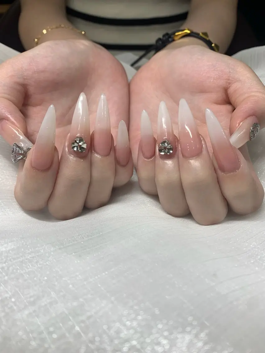 ネイル フレンチネイル ジェルネイル 韓国ネイル マグネットネイル マグネットフレンチ akina nailsのネイルデザイン