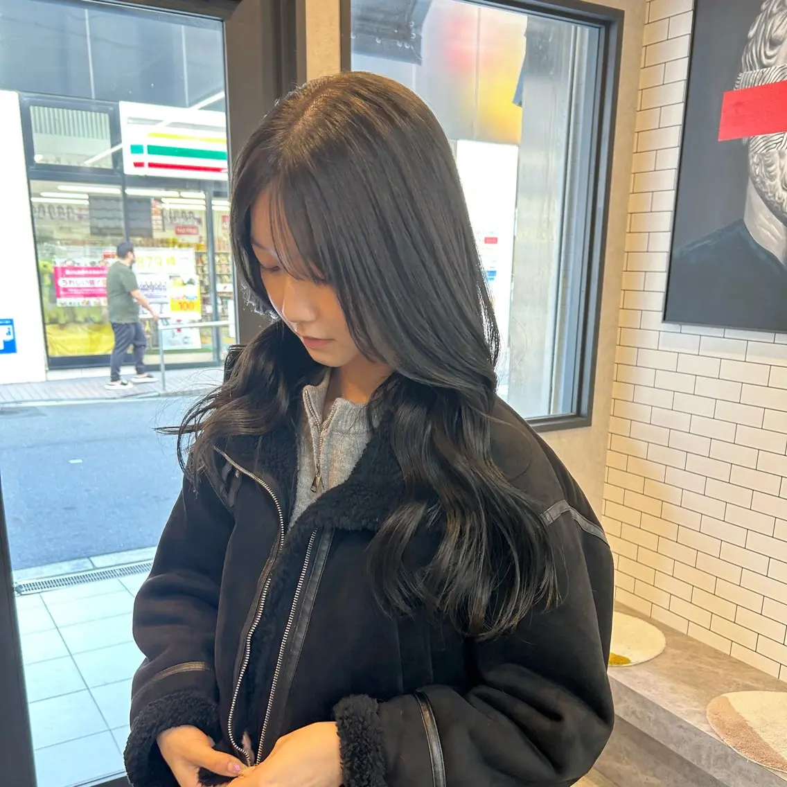 セミロング カラー オリーブグレー カット ヘアカラー トリートメント いなみね はるきのヘアスタイル