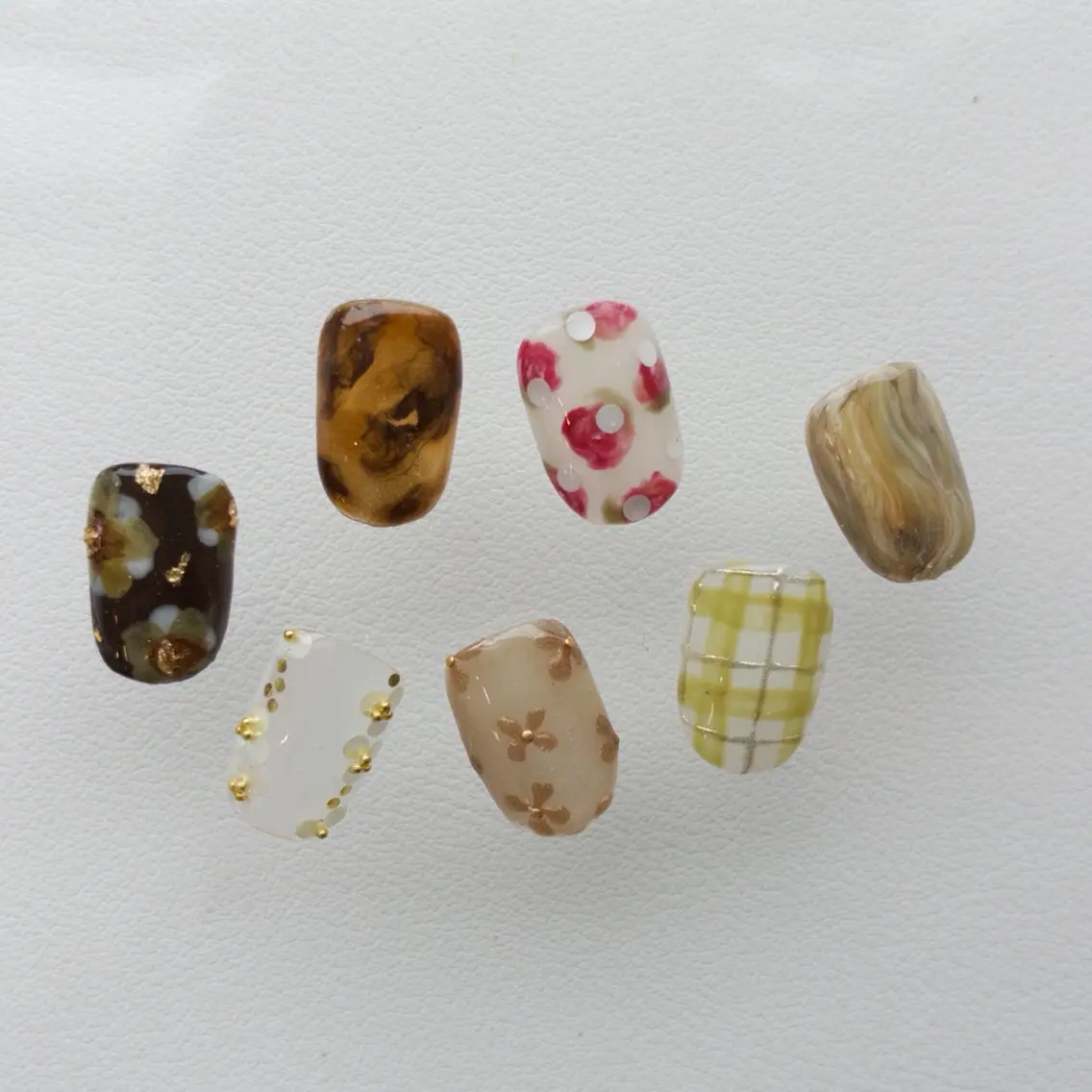 ネイル ハンドネイル BRooCH yuzuのネイルデザイン
