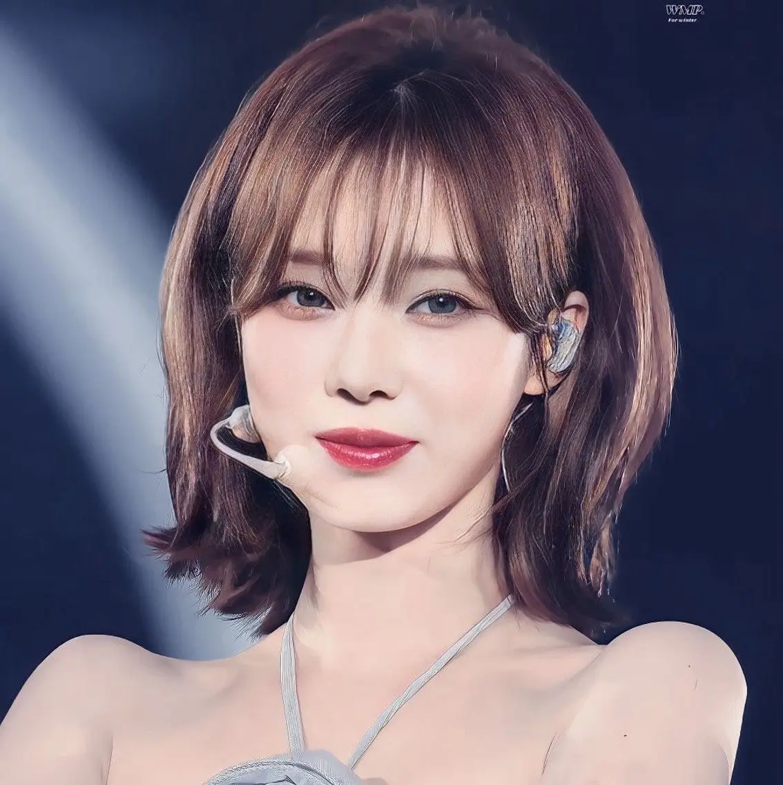 ミディアム ボブレイヤー ボブ レイヤーカット 外ハネヘア 韓国風ワンホンレイヤ ー/似合わせナルミのヘアスタイル