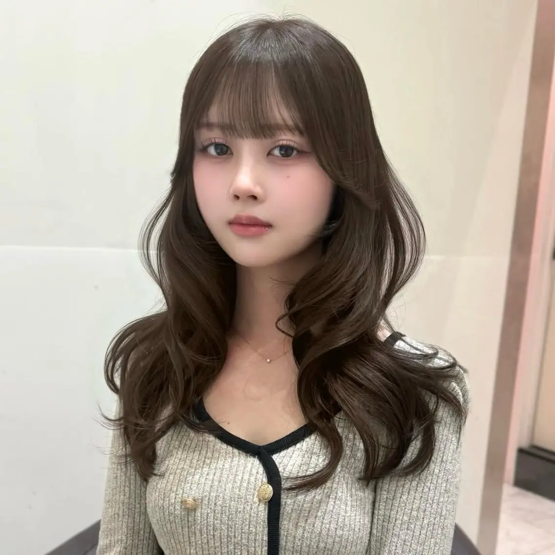 ロング カラー アッシュ アッシュグレー レイヤーカット カット ヘアカラー トリートメント モテ韓国ヘア/ レイヤー🤍RIKAのヘアスタイル