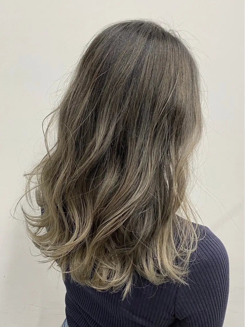 セミロング 髪質改善✨ ULTOWA🌈のヘアスタイル