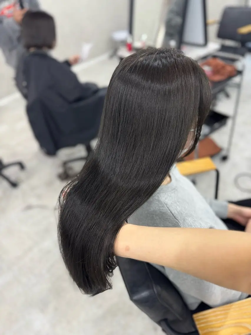 ロング カラー ベージュカラー ブリーチ ブラウンカラー 透明感カラー ダブルカラー 赤み無し柔らかカラー 【梅田】madokaのヘアスタイル