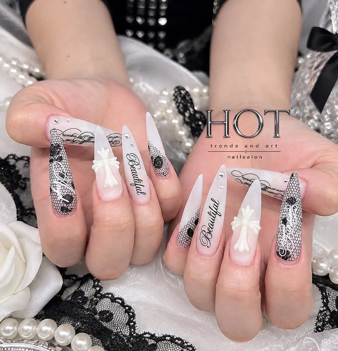 ネイル アートネイル オーロラネイル クリアネイル 長さ出し フレンチネイル ハンドネイル HOT Nail Salonのネイルデザイン