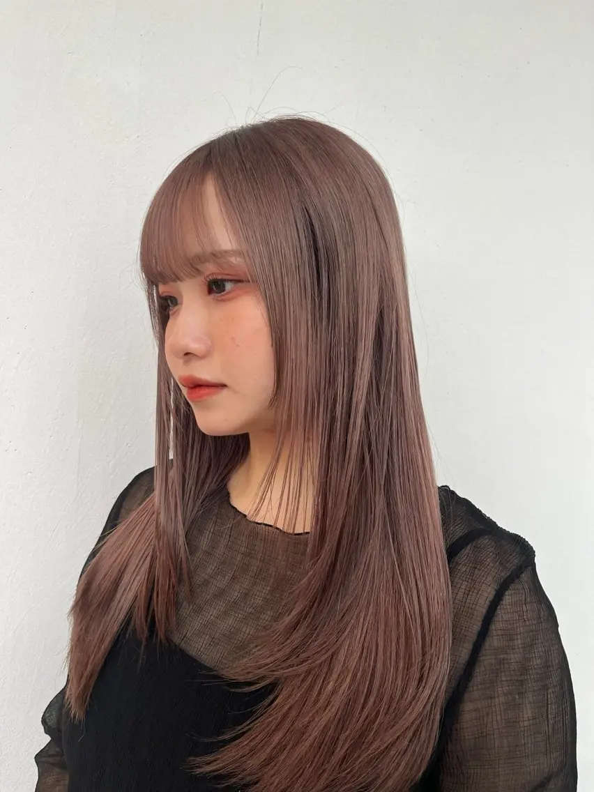 セミロング カラー レイヤーカット カット ヘアカラー トリートメント レイヤー似合わせ 透明感カラーりきやのヘアスタイル