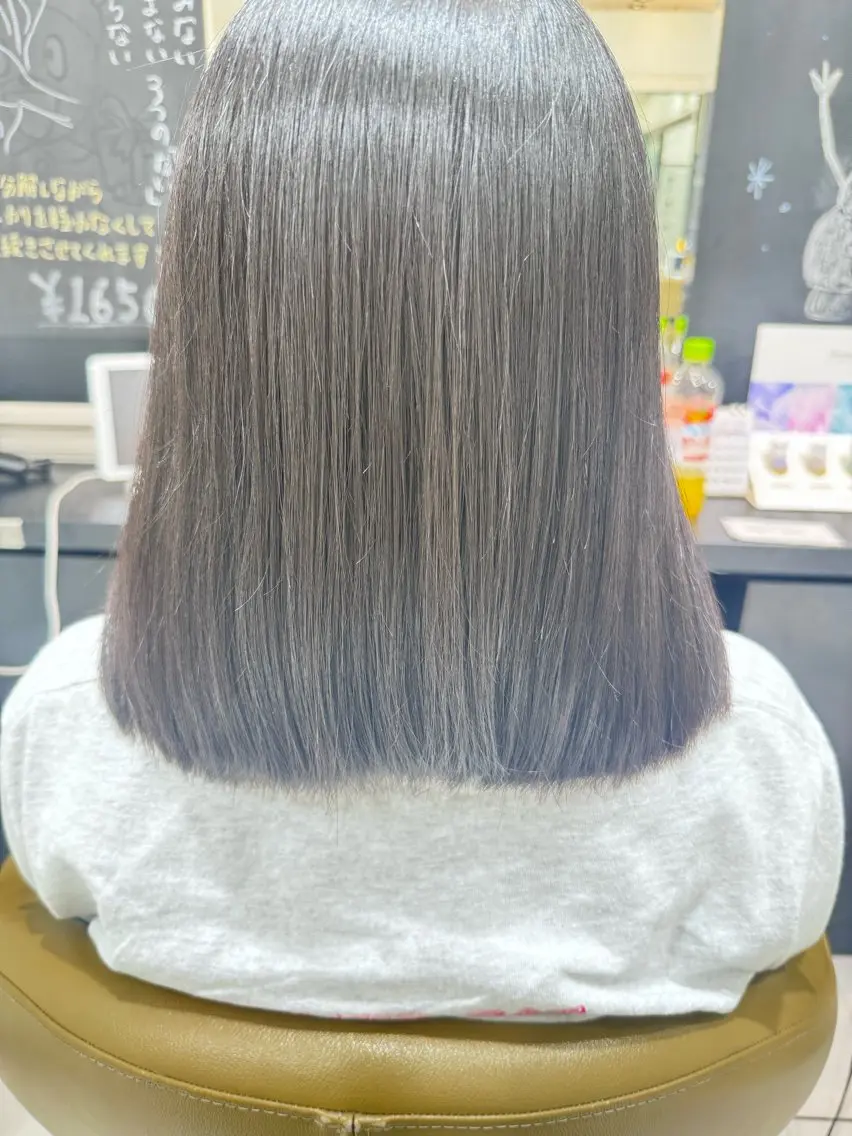 セミロング カット Yoshitsugi Fukaのヘアスタイル