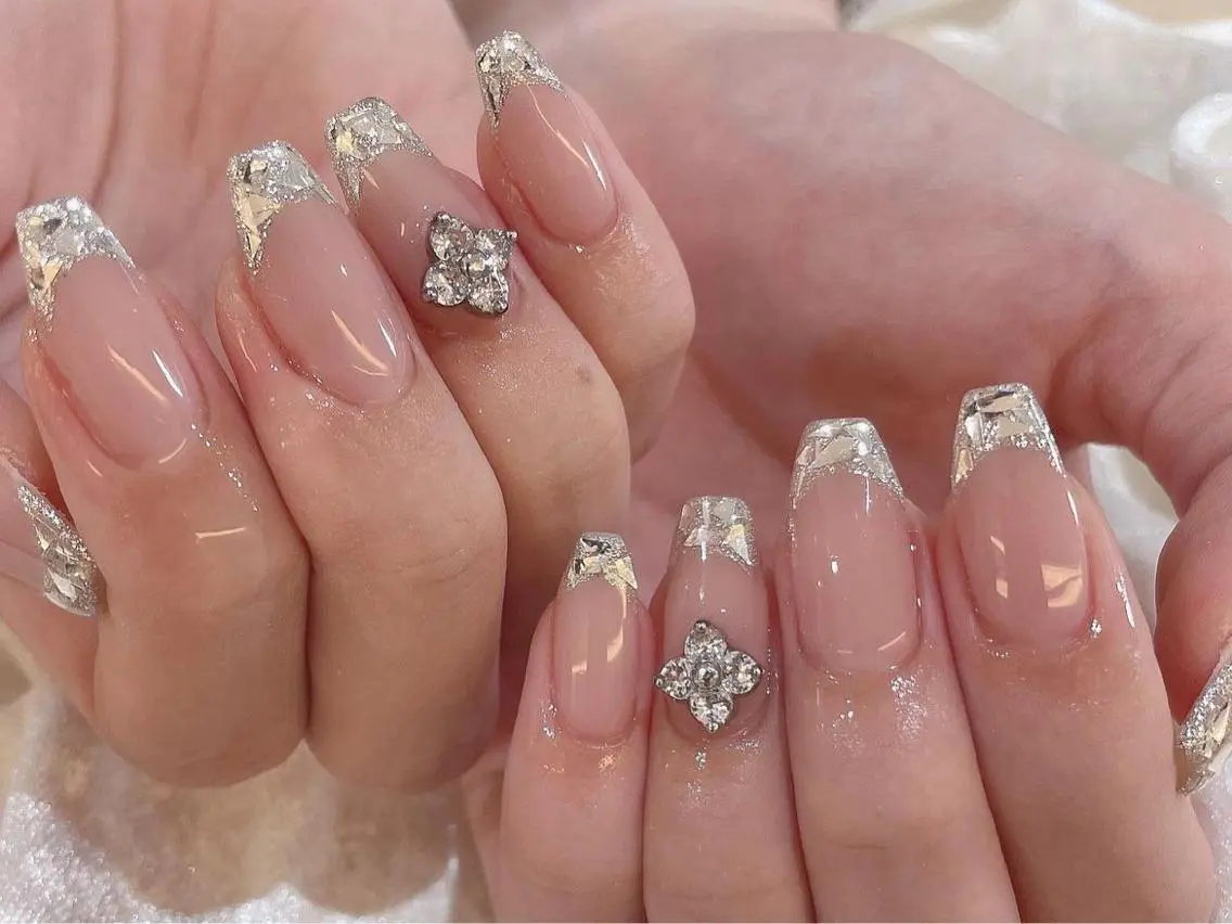 ネイル ハンドネイル リ サのネイルデザイン