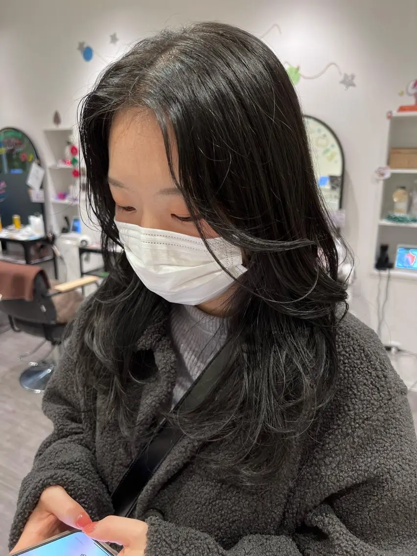 学生応援メニュー‼️【短期黒染めをしたい方にオススメ】カット＋黒染めカラー　(時間変更させていただく場合もございます)の写真